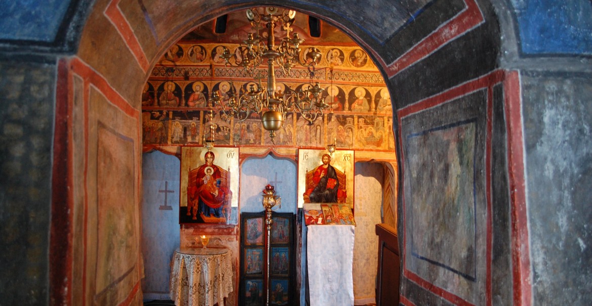 Biserica Sfintei Mănăstiri Iezer