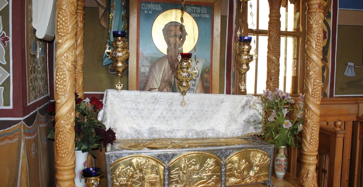 Moaștele Sfântului Antonie de la Iezer