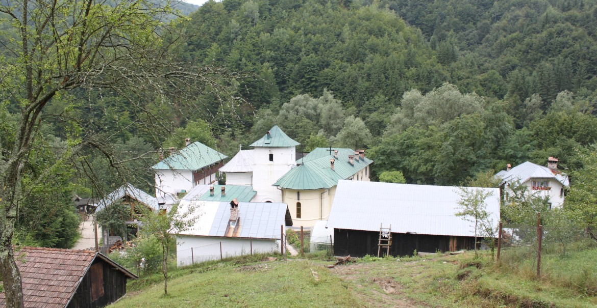 Sfânta Mănăstire Iezer