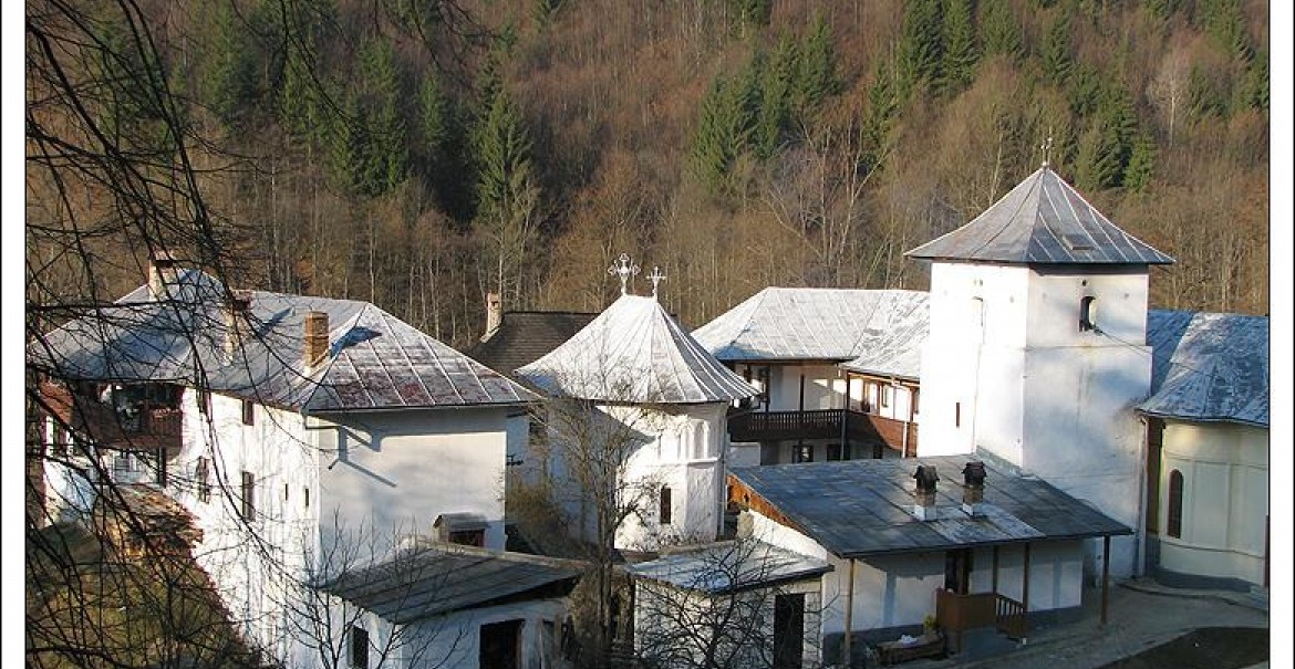 Sfânta Mănăstire Iezer